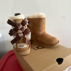 New with tags toddler UGGS